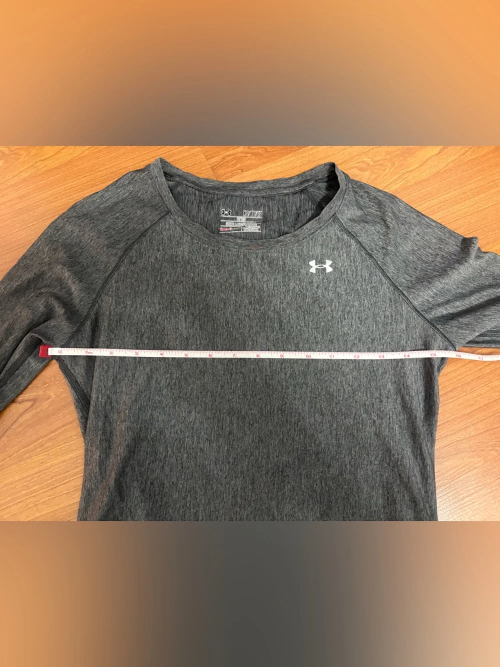 Under Armour Heat Gear Long Sleeve size xsmall / small - Picture 6 of 6